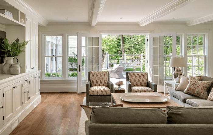 How to decorate living room with french doors